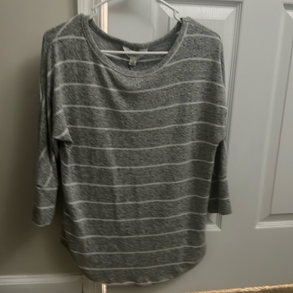 Market & Spruce. 3/4 sleeve sweater. Size Small petite. NWOT. Grey and white.